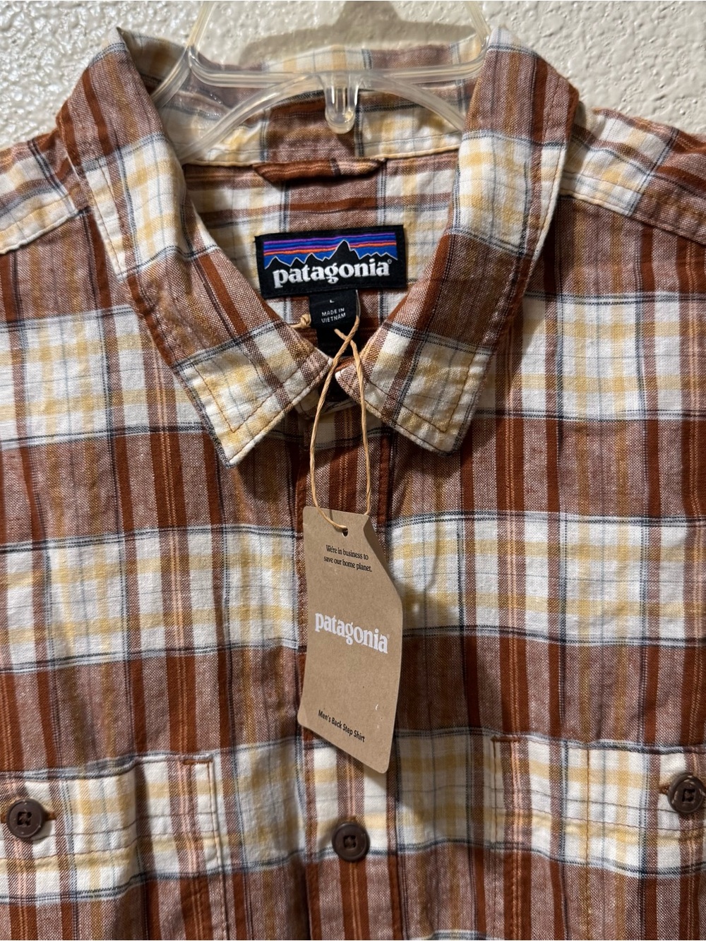 Patagonia Plaid Short Sleeve Button-Down Shirt L